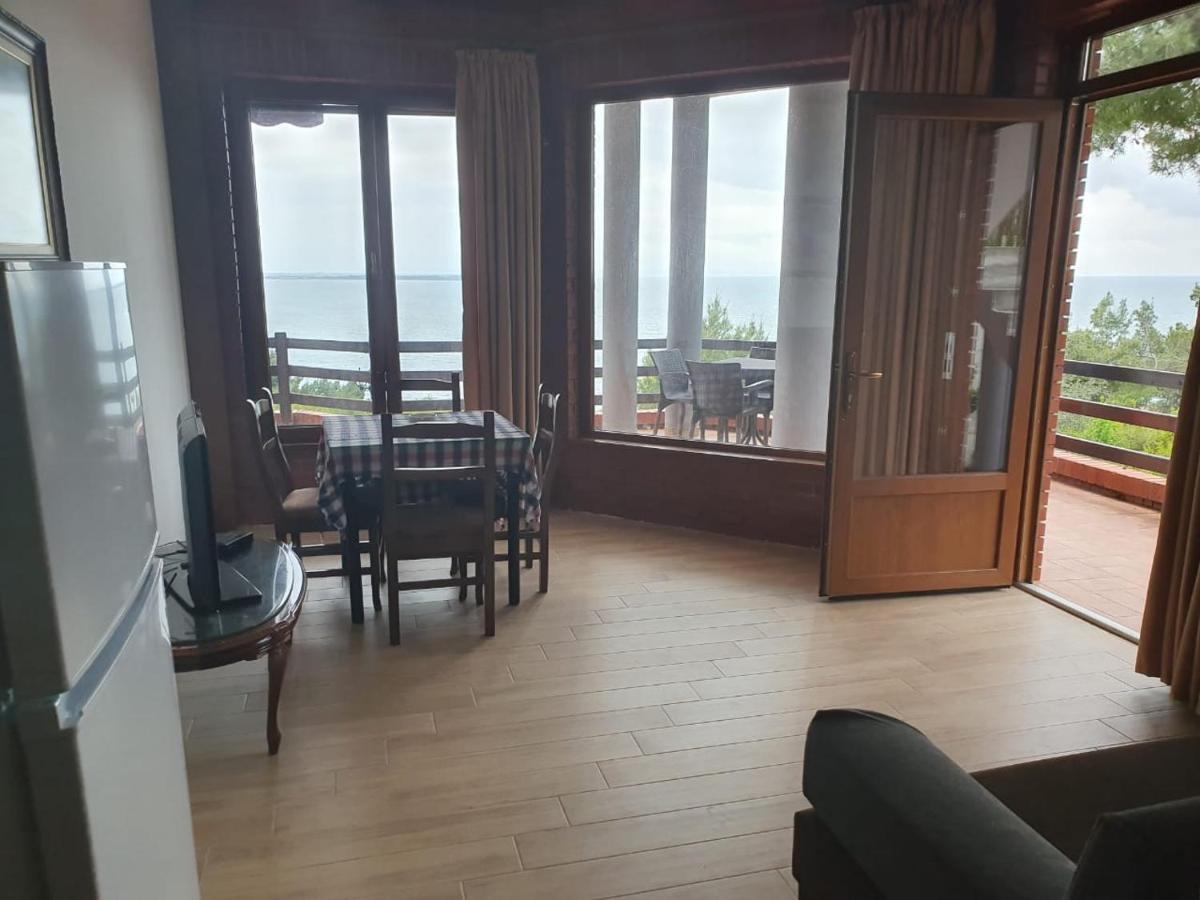 Hotel Brifs Shengjin Exterior photo