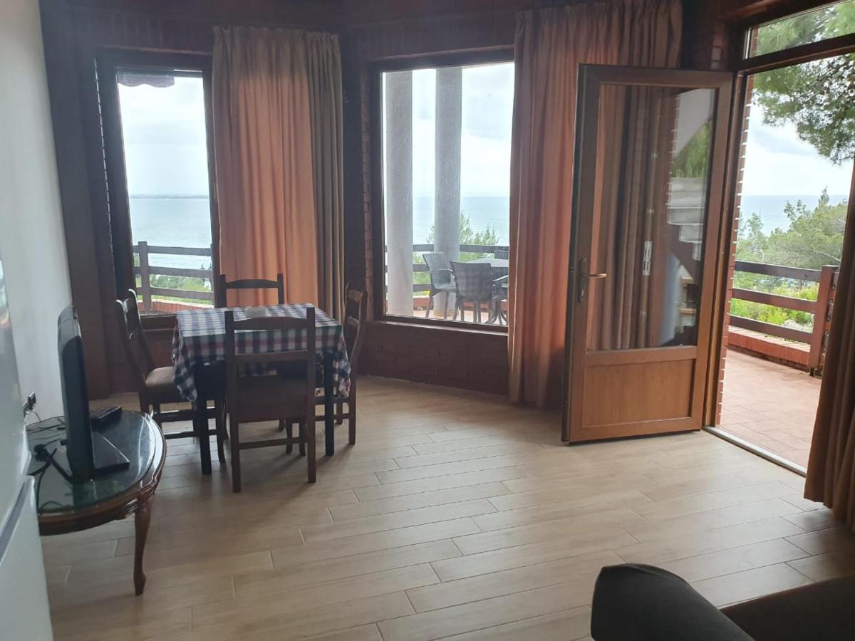 Hotel Brifs Shengjin Exterior photo